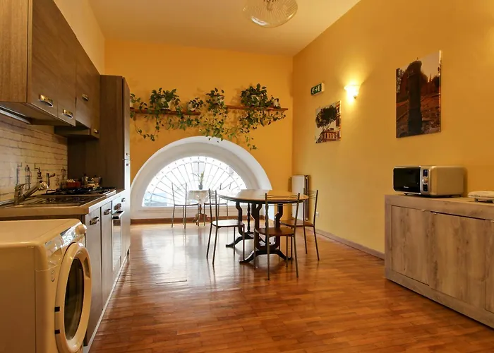 House Apartment Rom