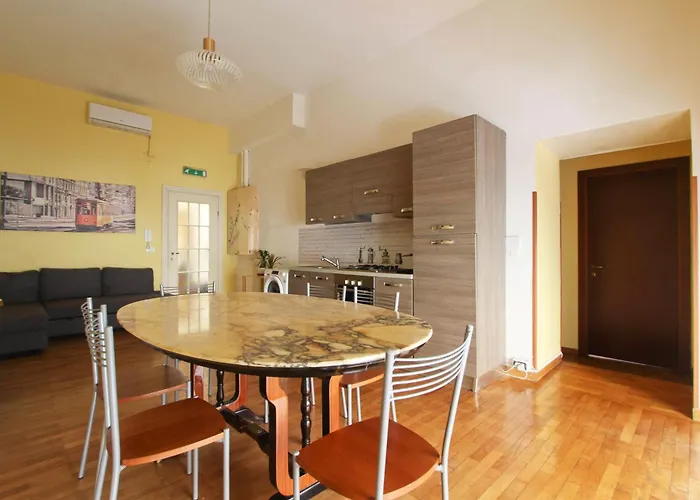 House Apartment Rom